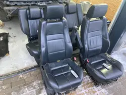 Kolmas rivi päänoja Land Rover Range Rover Sport L320 FXK831