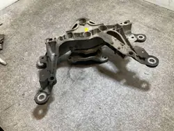 Begagnad Audi OE växellådsbracket OEM 8W0399262AD