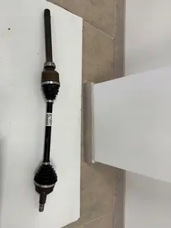 Peugeot 308 T10 III 1.2 THP Arbre de transmission avant droit 9815636280