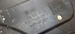 Placa de cobertura do motor VW 5C0825237C