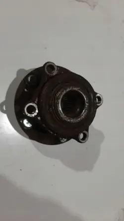 Moyeu de roue avant Hyundai Santa Fe OEM IJ113013