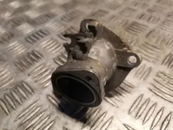 Mercedes-Benz Termostaatti OEM 6422000715 - Käytetty