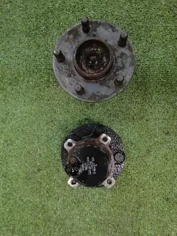 Mozzo posteriore sinistro o destro Ford Focus C-MAX