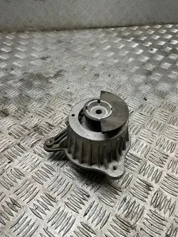 MERCEDES W213 Soporte Motor Izquierdo A2132400700