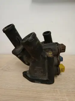 Carcasa de termostato VW/AUDI - 021121117A