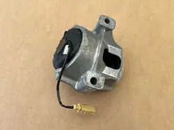 AUDI A5 A4 A6 A7 Moottorin Kiinnike 8R0199381AA