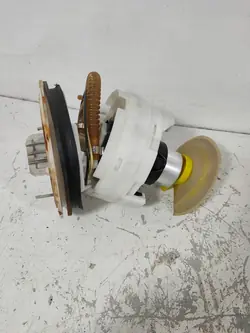 Brandstofpomp Audi A4 B6 3.0B