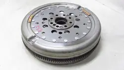 Kaksoismassavälikappale Mercedes-Benz A W176