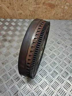 Pignon de boîte Mercedes-Benz OEM 601937 - Occasion