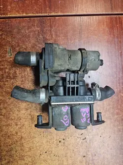 Solénoïde de Valve d'Eau BMW E39 E38 8374994