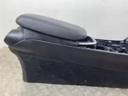 Alfa Romeo Stelvio konsolin käsinoja OEM 0503720