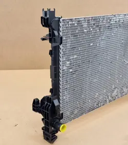 Radiateur d'eau OEM 214103569R pour NV300 Talento 1.6 dCi