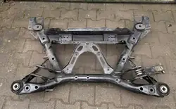 Barra de remolque trasera Volvo V60 II OEM 32221650