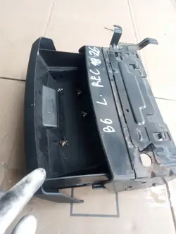 OEM 8E0882603A Vasen penkin laatikko musta Audi A4