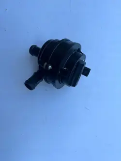POMPE À EAU JEEP CHEROKEE KL 2.0 BEN.