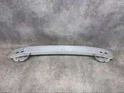 OEM 670107339 Poutre de pare-chocs arrière Maserati Levante