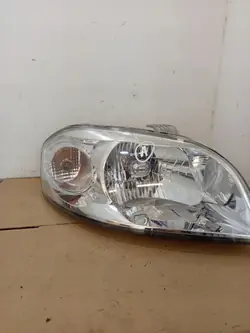 Farol Direito Dianteiro Chevrolet Aveo T250 06-11 Sedã