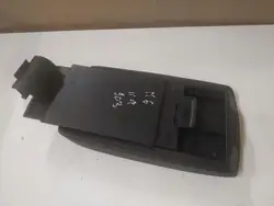Mazda 6 konsolin käsinoja OEM JUT62845 - Käytetty