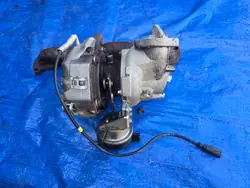 OEM 04L253019P Turbopakoputken Keräin 2.0 TDI
