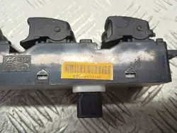 Pannello finestra conducente KIA RIO II 1.5 D 93570-1G110