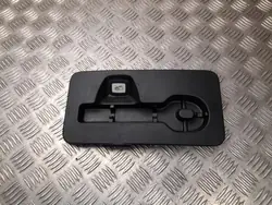 Tapete de porta-malas Tesla OEM 1713289-00-F Usado