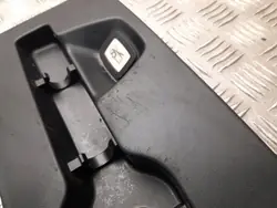 Tapete de porta-malas Tesla OEM 1713289-00-F Usado