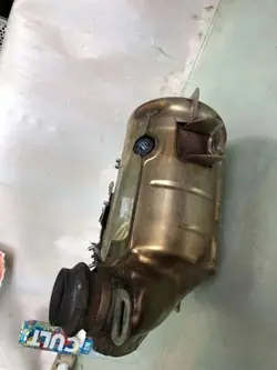 Katalysator OEM 208A00821R für Nissan Juke