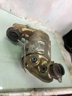 Catalyseur OEM 208A00821R pour Nissan Juke