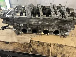 Culasse Toyota Auris II OEM głowica a1zr-e12u