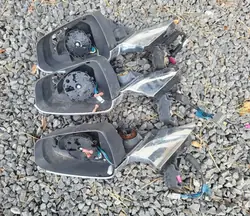 Tesla Model S vasen peilin runko OEM 1042523-00-A