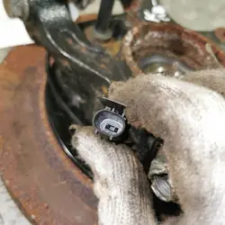 Moyeu de roue arrière Mercedes-Benz OEM UTO33689