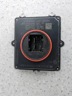 Module Convertisseur Phare LED Maserati Grecale OEM 6701764600