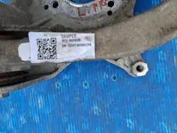 Tesla Model 3 Etu Vasen Jousituskiinnike OEM 1044032-00-C