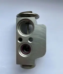 VW Amarok Touareg Audi Q7 AC Laajennusventtiili 7L0820679D