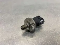 Sensor de presión de aceite Toyota RAV4 OEM 8352060060