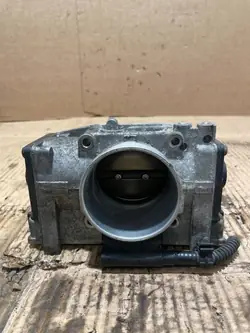 Corpo de borboleta Volvo OE 8644344 usado