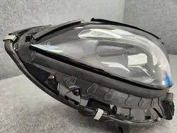 Phare avant droit - Mercedes Classe C W206 LED Haute Performance