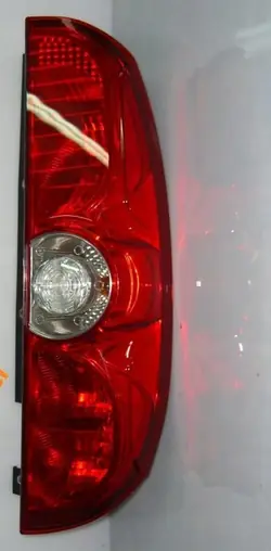 Luz trasera derecha Fiat Doblo 2010-2015