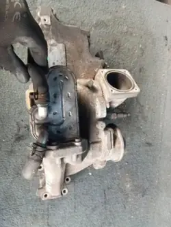 Insugningsgrenrör OEM 11042028F för Chrysler Grand Voyager