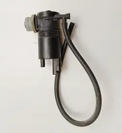 Pompe lave-glace OEM SPRYSK-POMPK-NIS-NAV-D23 pour Nissan Navara D23