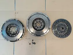 VW Passat B8 VARIANT 2.0 TDI 110KW 2022 Volante Duplo OEM 04L141015M