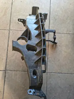 Scheinwerferhalterung Audi OE 8K0805607B