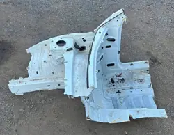 OEM CWIARTKALPW177 Para-lamas Dianteiro Esquerdo Mercedes
