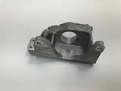 Höger Halvaxelfäste Nissan OE 210706B066