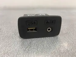 Prise USB Subaru OEM FBZ18982 - État Utilisé