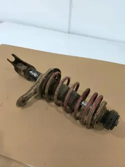 OEM 893412023E Vorderer Stoßdämpferhalter links