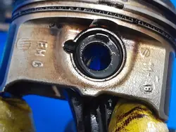 Mercedes-Benz OEM 271 30 06 5MB49 Pleuelstange