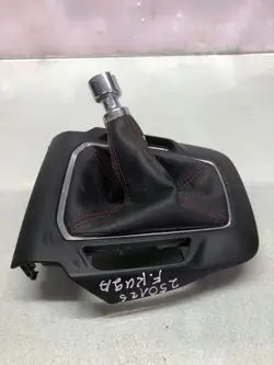 Pommeau de levier Ford OEM JX7BA045A66 - État utilisé