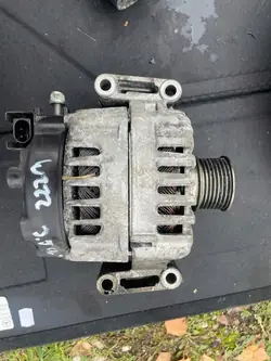 Vaihtovirtageneraattori Mercedes W222 W218 W166 350 CDI A0009060822