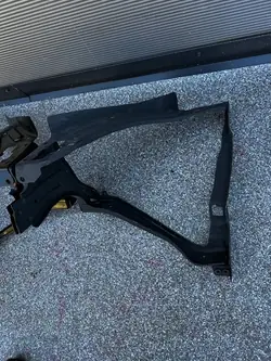 Suporte de farol dianteiro direito Mercedes C-Class GLK W204 A2046200891